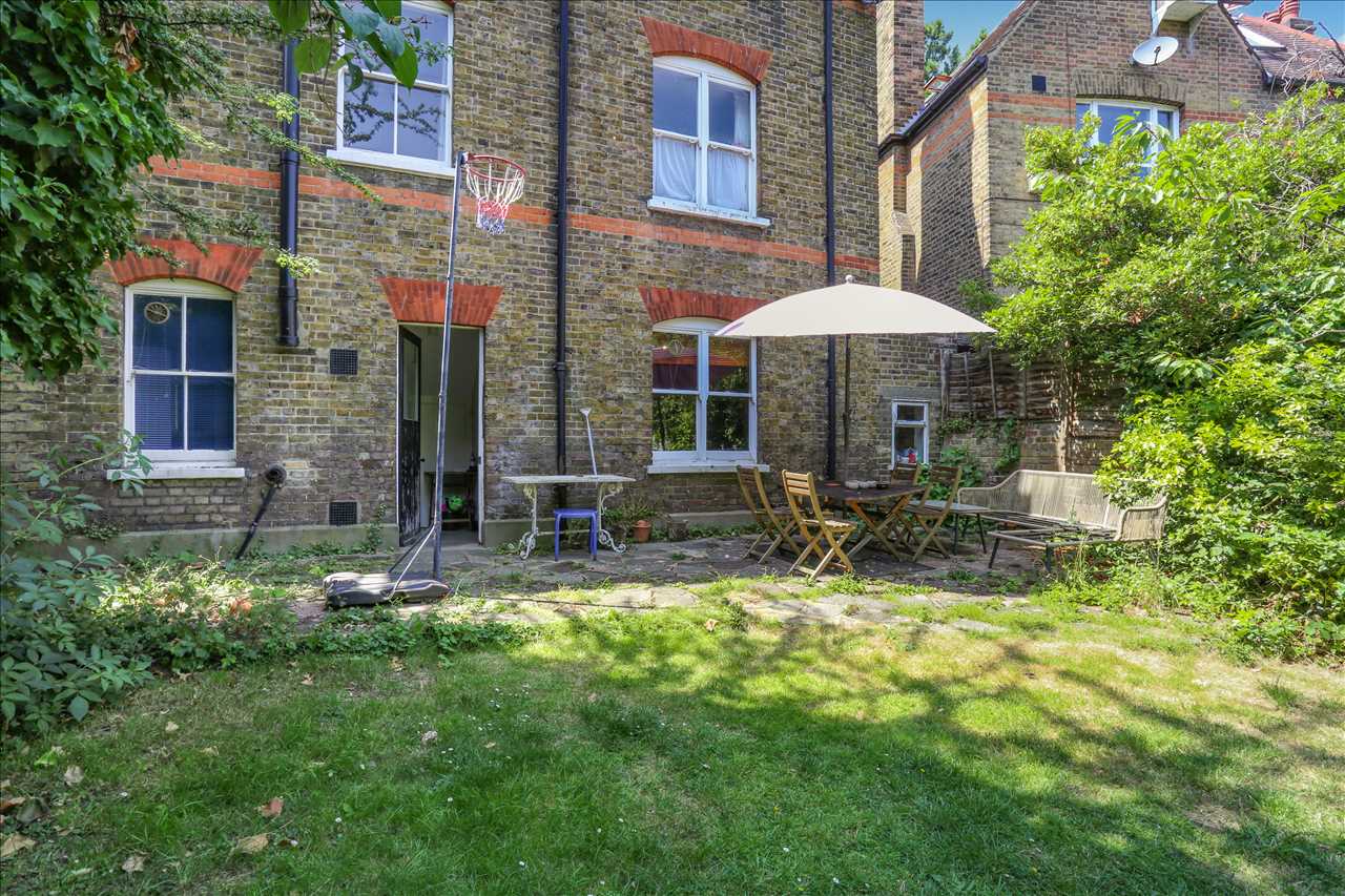 6 bed detached house for sale in Carleton Road 4