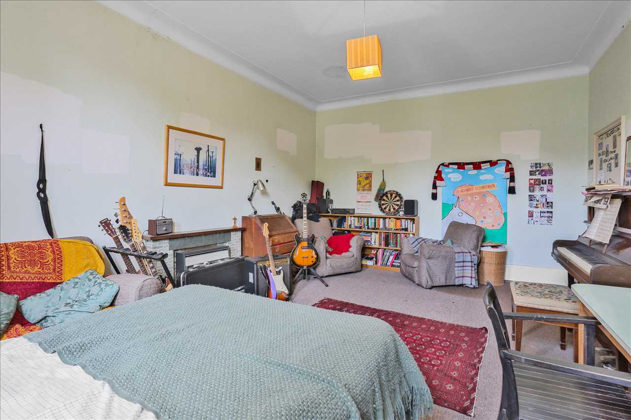 6 bed detached house for sale in Carleton Road  - Property Image 10