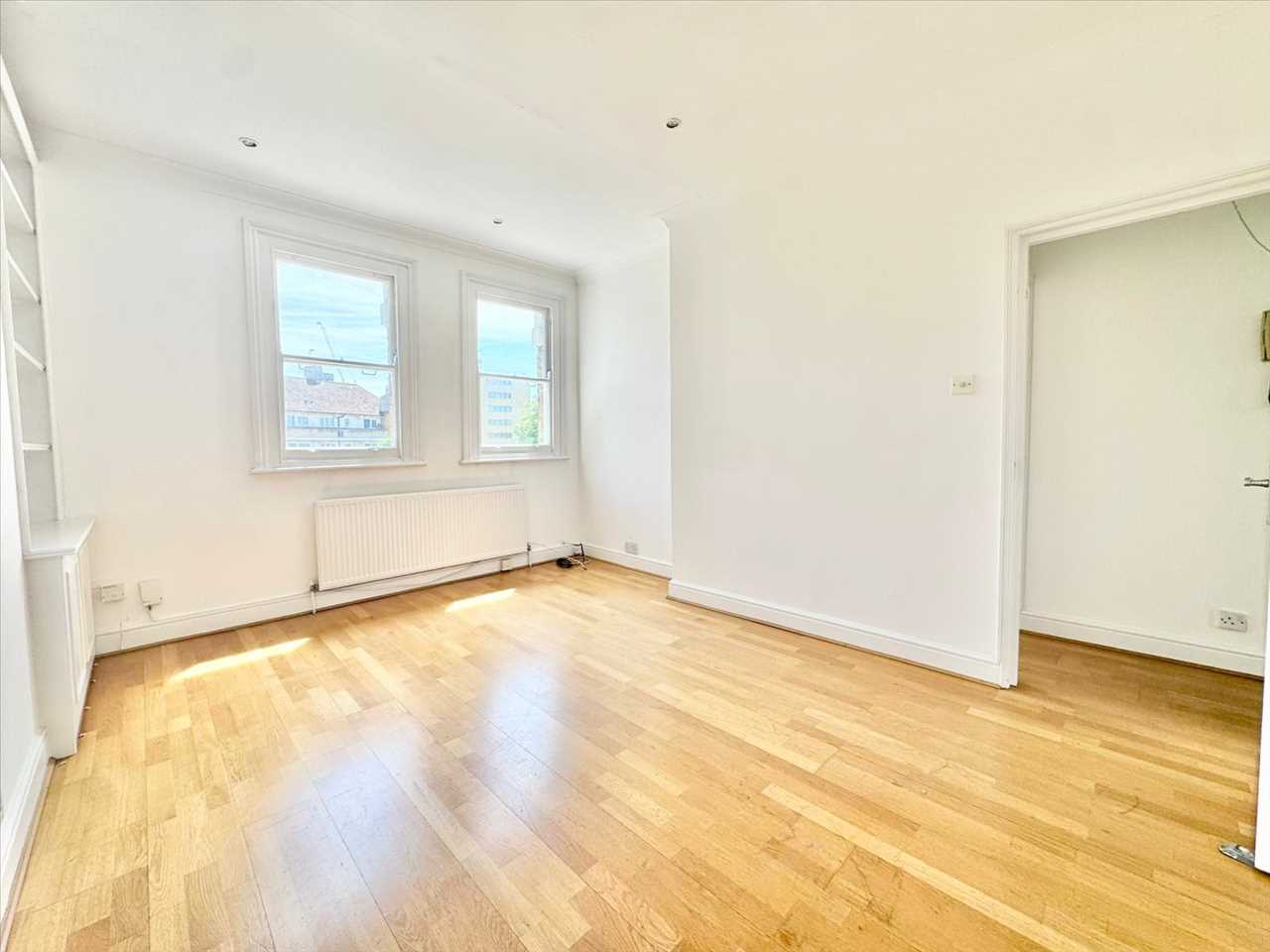 2 bed flat for sale in Tufnell Park Road  - Property Image 3