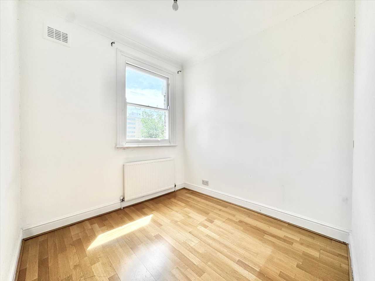 2 bed flat for sale in Tufnell Park Road 4