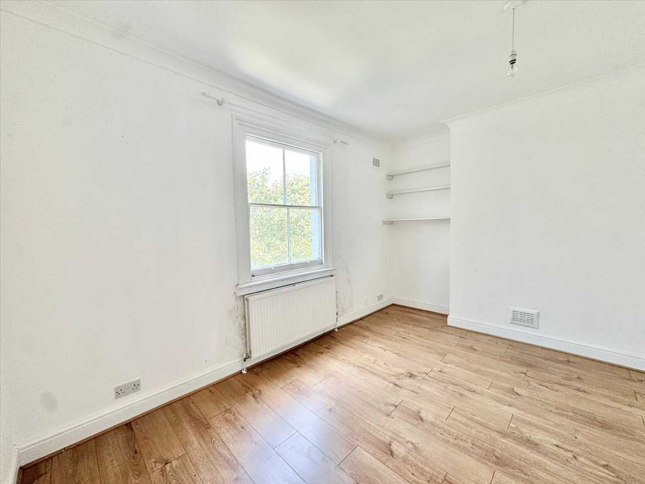 2 bed flat for sale in Tufnell Park Road 5