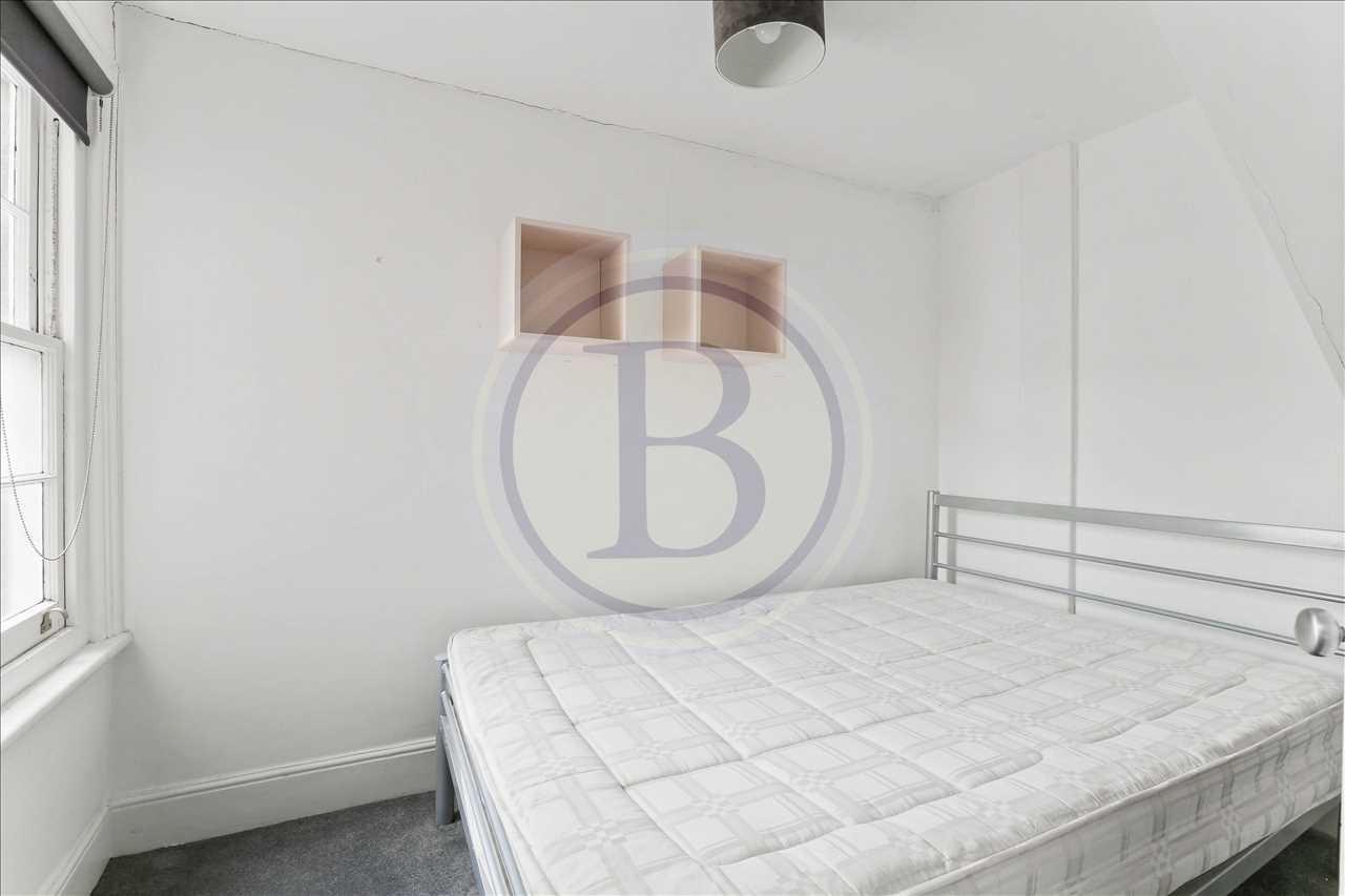 3 bed flat for sale in Tytherton Road  - Property Image 7