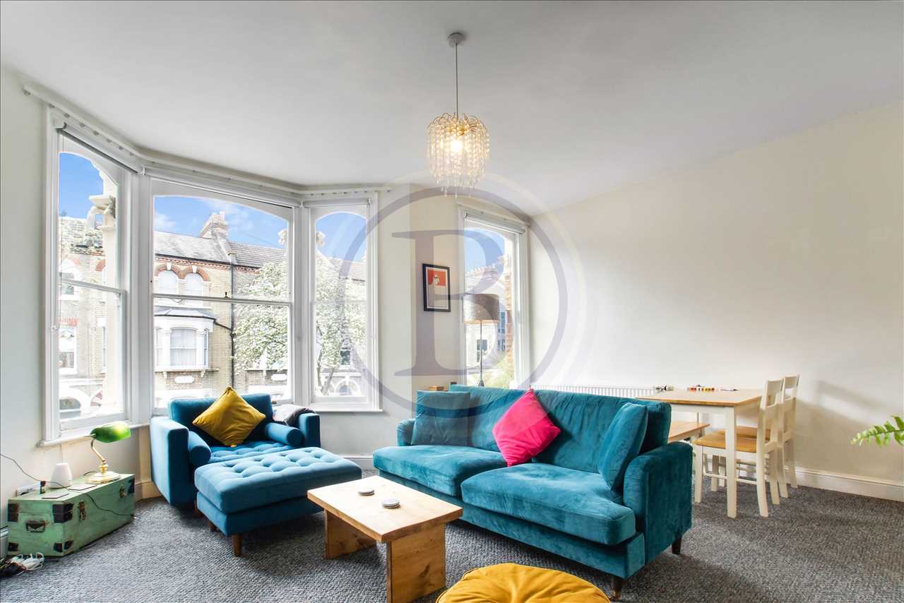 CHAIN FREE! A beautifully presented, modern and impressively spacious (approximately 1052 Sq Ft/98 Sq M) split level apartment set across multiple floors of a converted Victorian property, located within a desirable and highly regarded pocket of Tufnell Park just moments from an excellent range ...