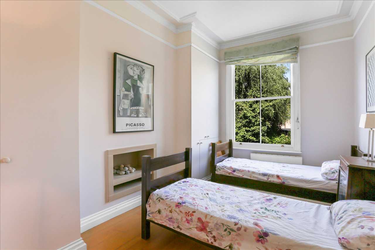 4 bed semi-detached house for sale in Hungerford Road  - Property Image 19