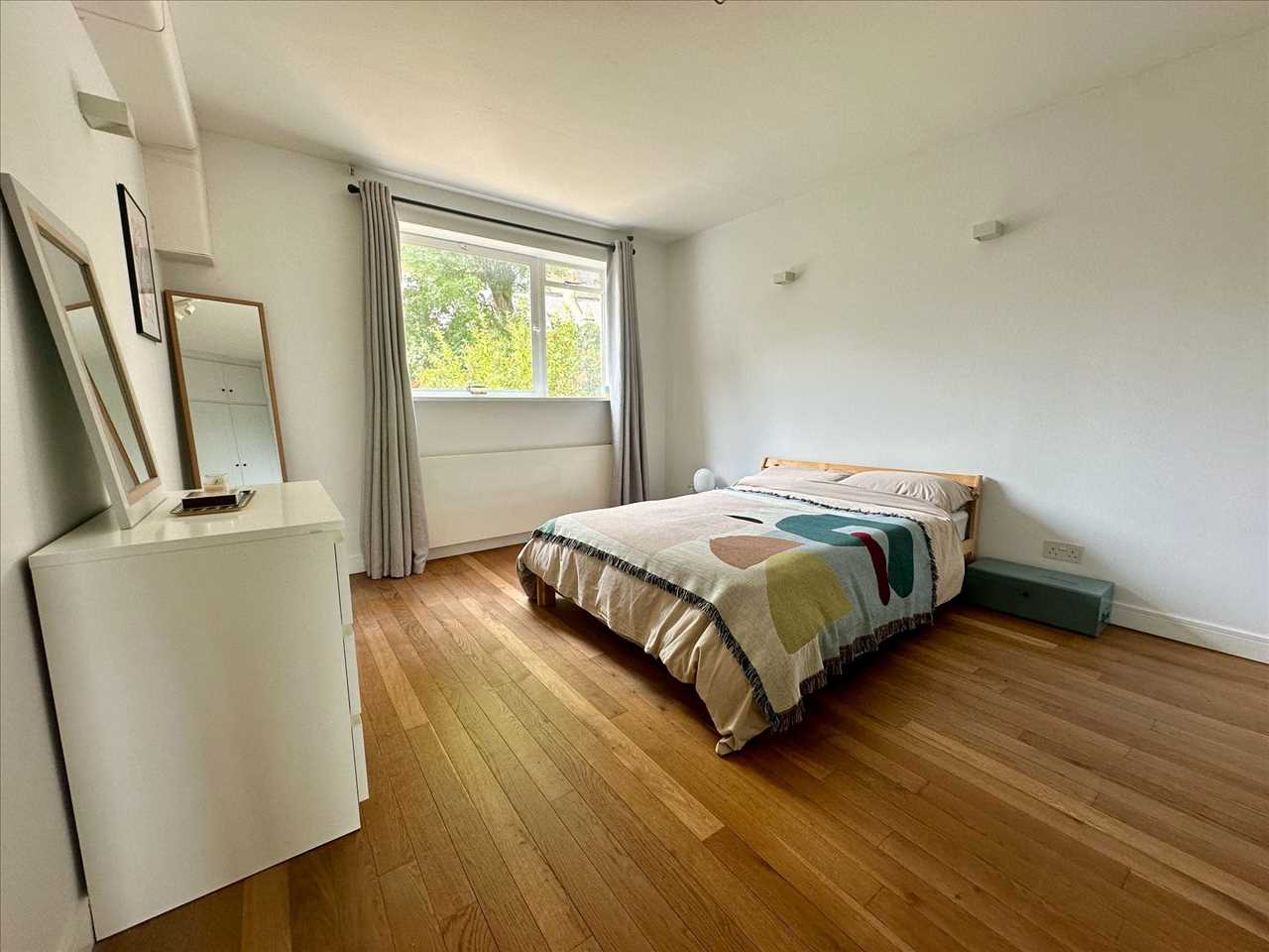 1 bed flat for sale in Chetwynd Road 2