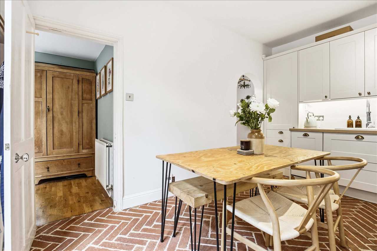 1 bed flat for sale in Montpelier Grove  - Property Image 4