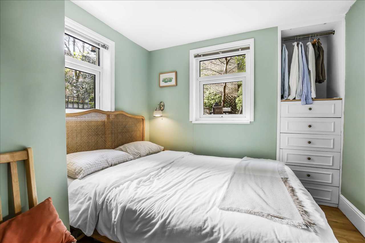 1 bed flat for sale in Montpelier Grove 7