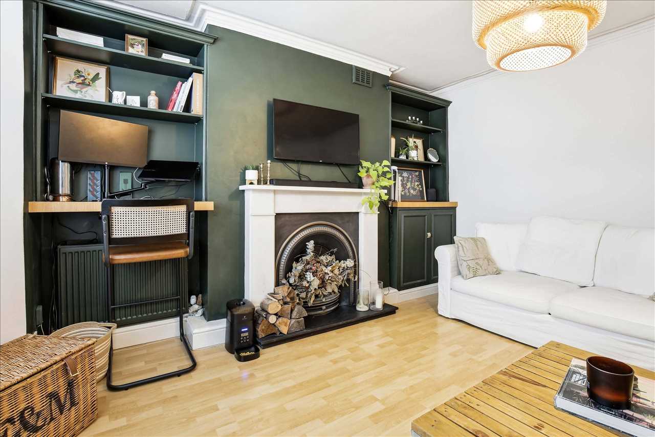 1 bed flat for sale in Montpelier Grove 9