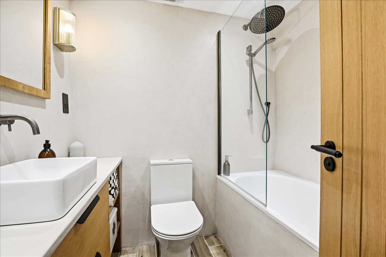 1 bed flat for sale in Montpelier Grove 11