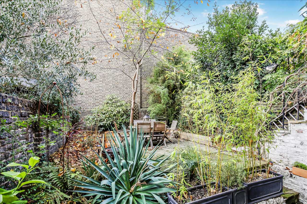 1 bed flat for sale in Montpelier Grove 15