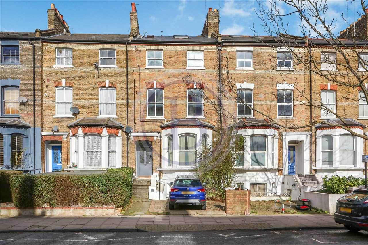 3 bed flat for sale in Tufnell Park Road  - Property Image 1