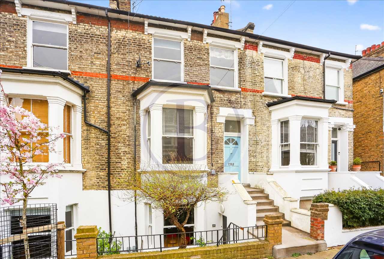 3 bed maisonette for sale in Corinne Road 1