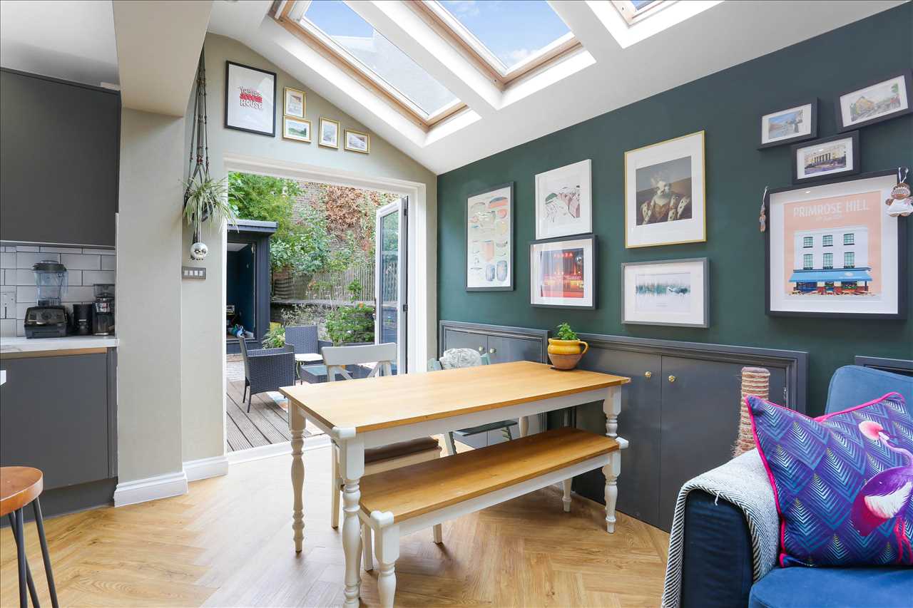 2 bed flat for sale in Tytherton Road  - Property Image 4
