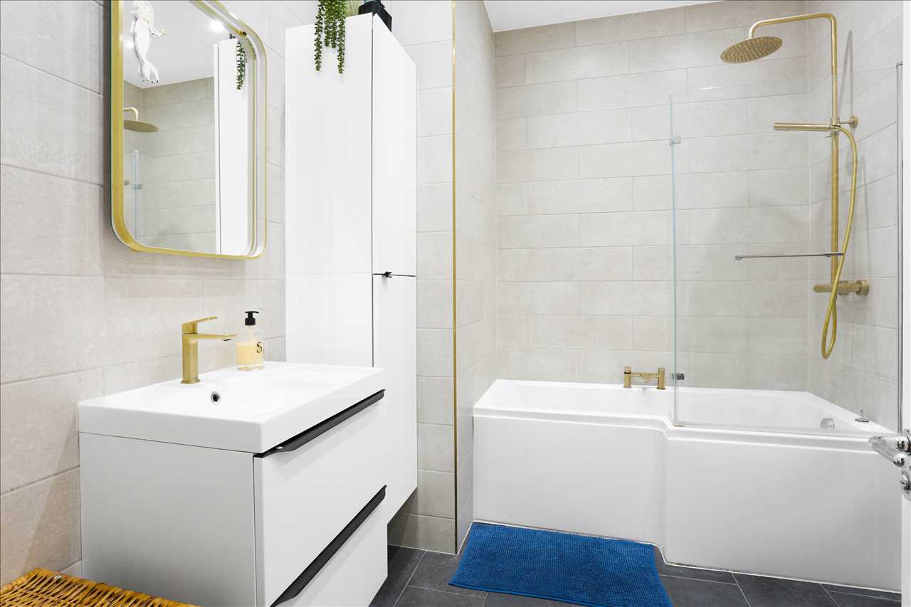 2 bed flat for sale in Tytherton Road 13
