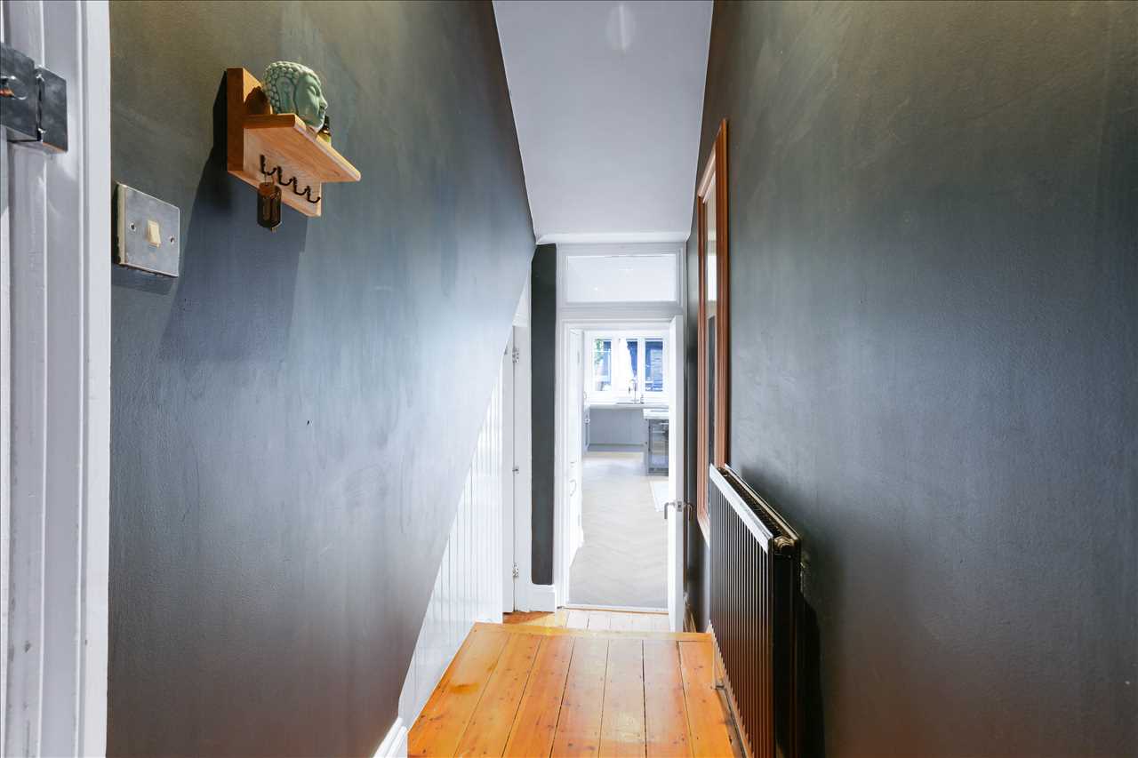 2 bed flat for sale in Tytherton Road 23