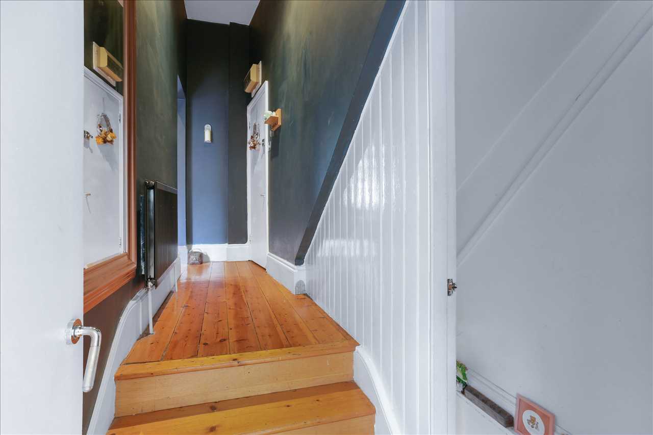 2 bed flat for sale in Tytherton Road 24