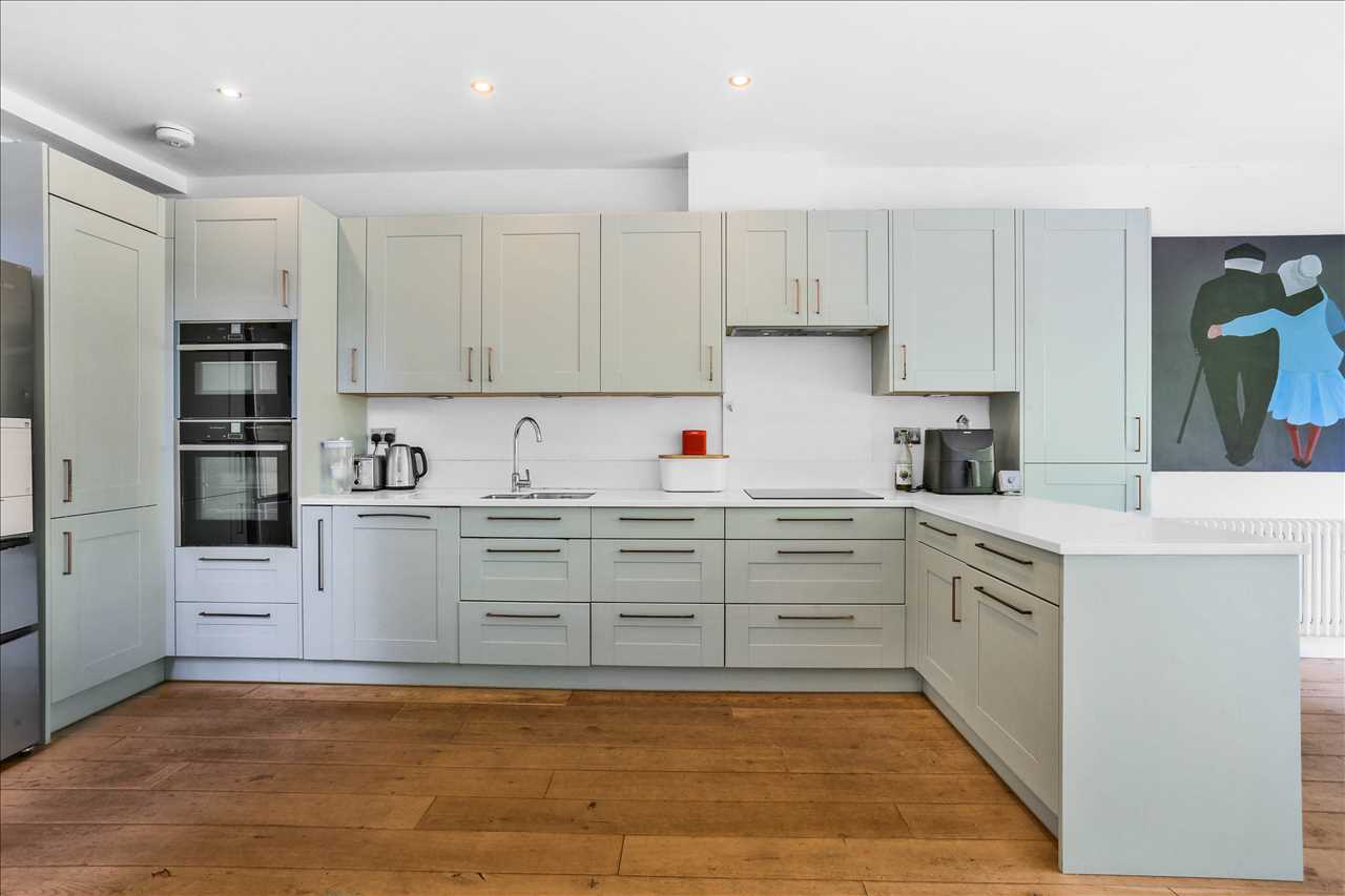 3 bed flat for sale in Yerbury Road  - Property Image 11