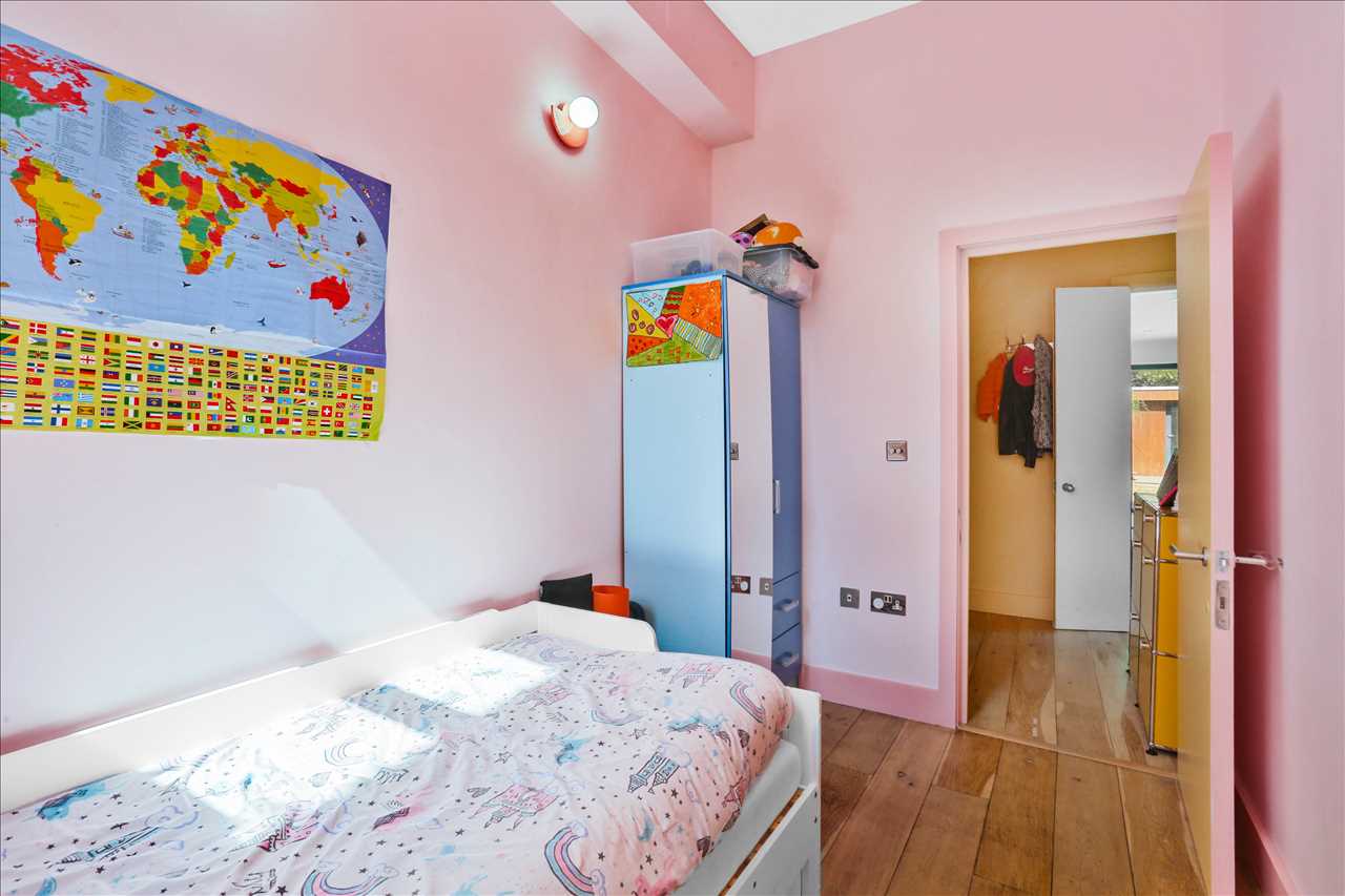 3 bed flat for sale in Yerbury Road  - Property Image 15