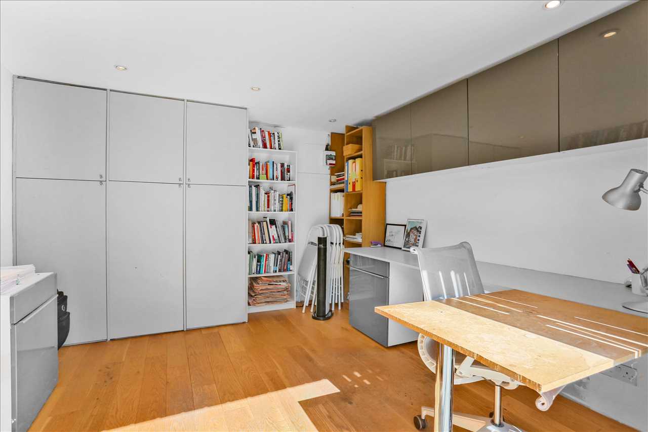 3 bed flat for sale in Yerbury Road  - Property Image 21