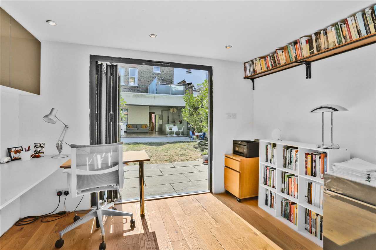3 bed flat for sale in Yerbury Road  - Property Image 22