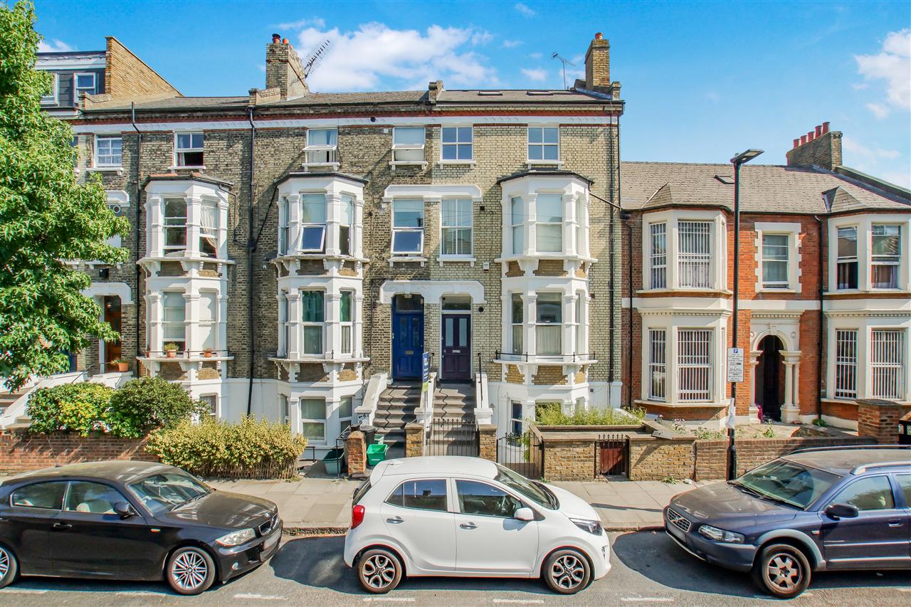 2 bed flat for sale in St John's Villas 3