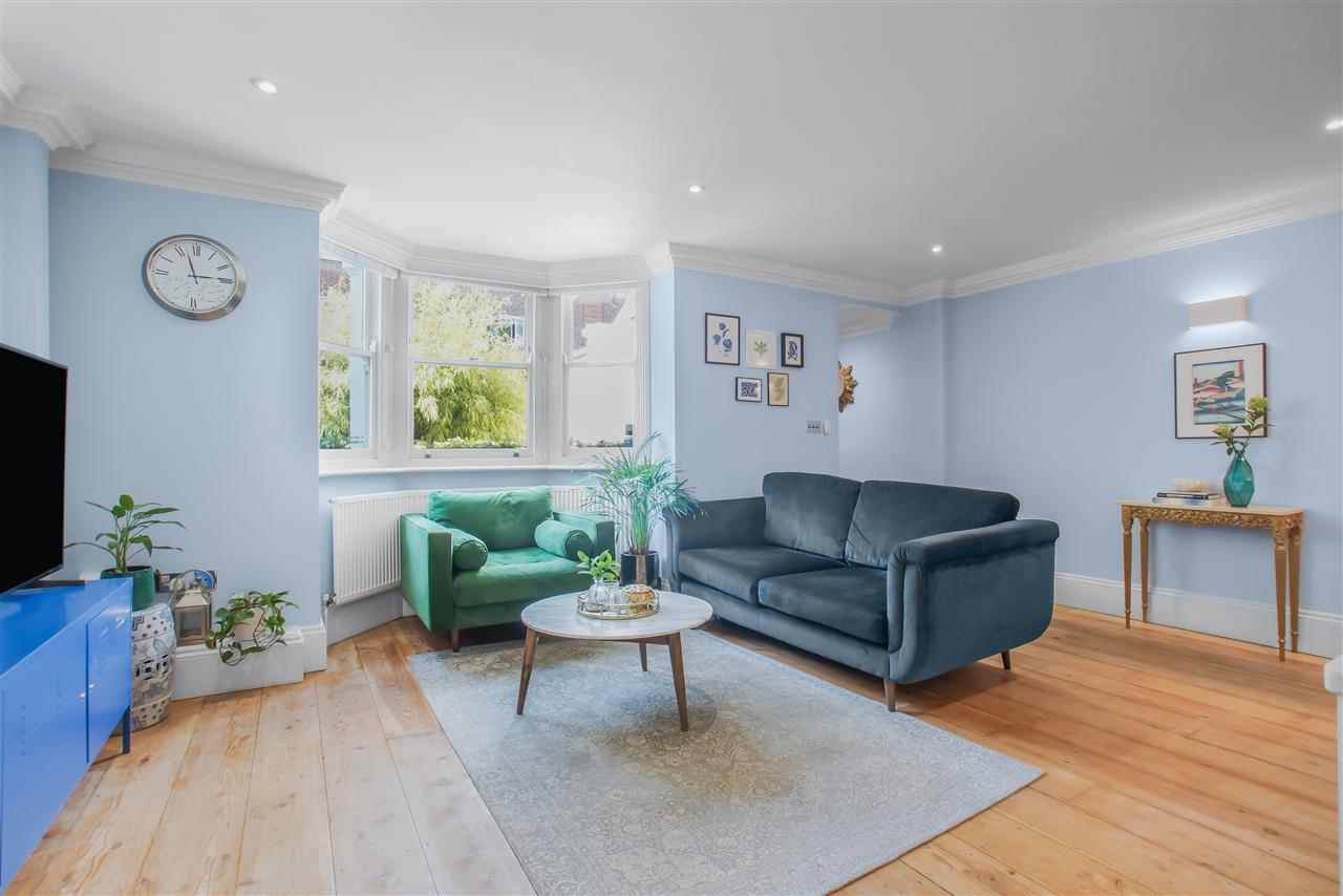 2 bed flat for sale in St John's Villas 5