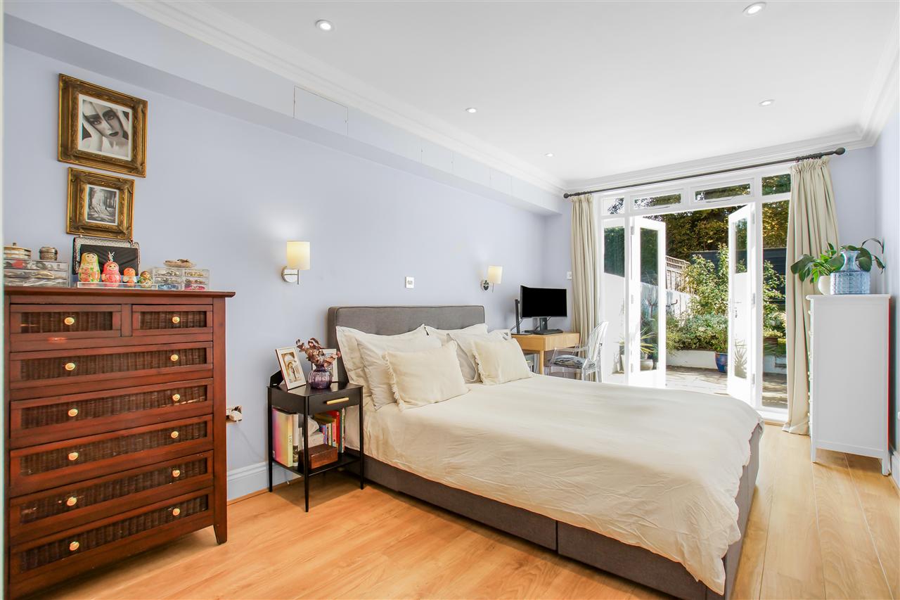 2 bed flat for sale in St John's Villas  - Property Image 10