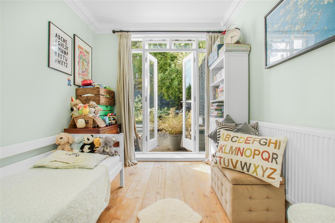 2 bed flat for sale in St John's Villas 12