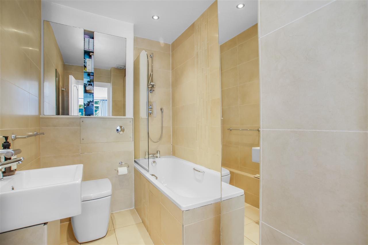 2 bed flat for sale in St John's Villas 15
