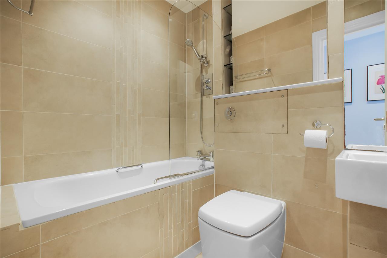 2 bed flat for sale in St John's Villas  - Property Image 17