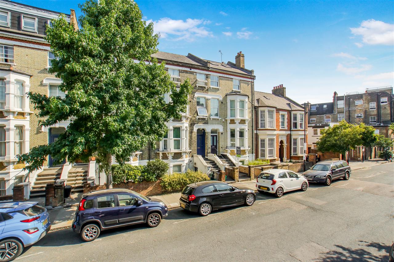 2 bed flat for sale in St John's Villas 17