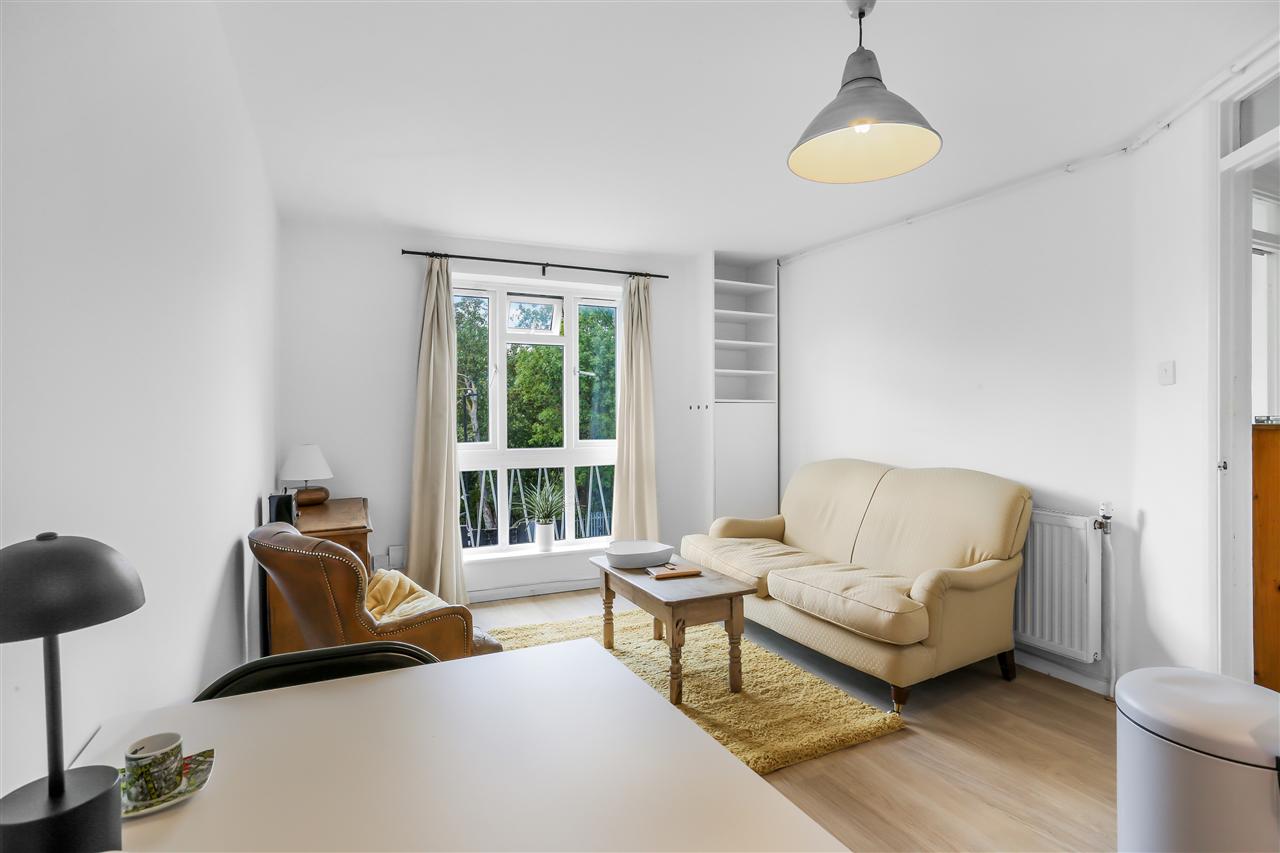 1 bed flat for sale in Hunter House Junction Road 2