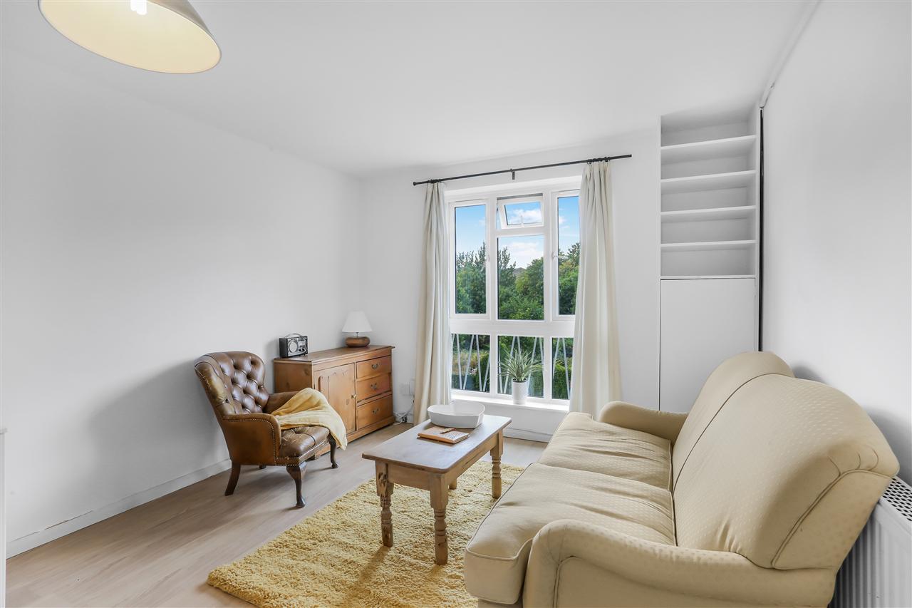 1 bed flat for sale in Hunter House Junction Road 3