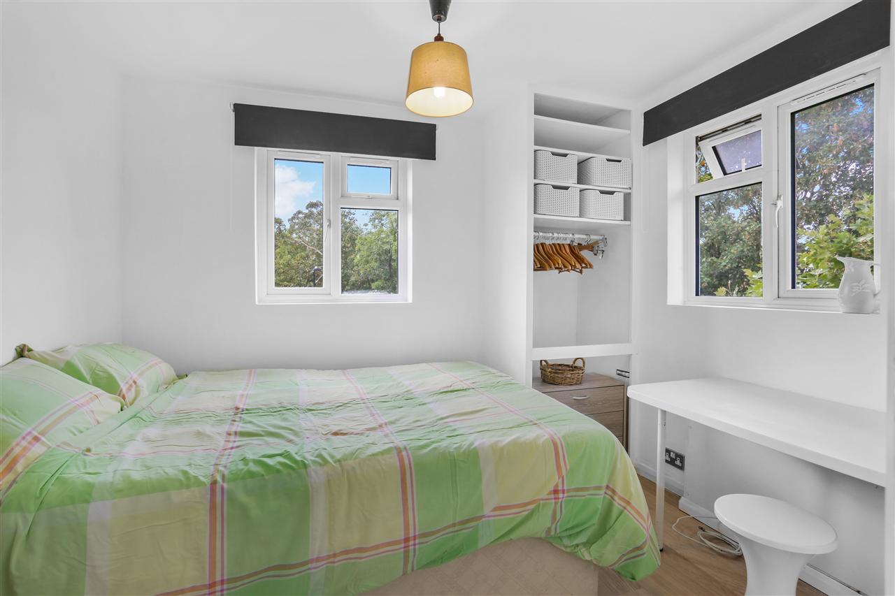 1 bed flat for sale in Hunter House Junction Road 5