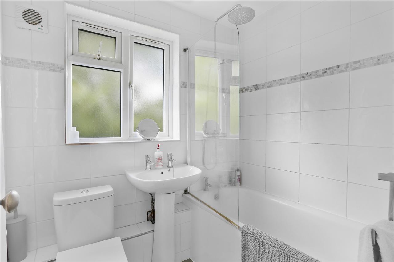 1 bed flat for sale in Hunter House Junction Road 6