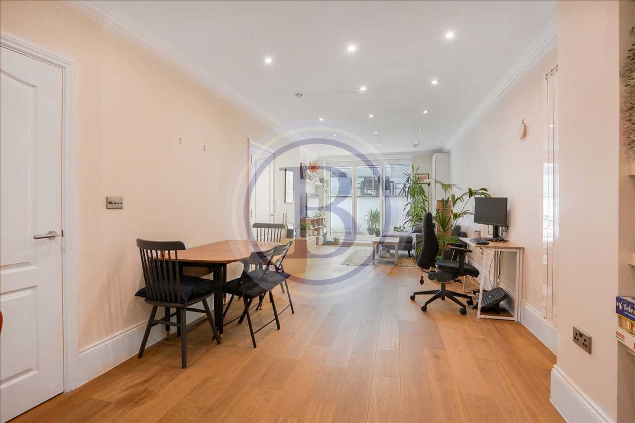 1 bed flat for sale in Brecknock Road 4