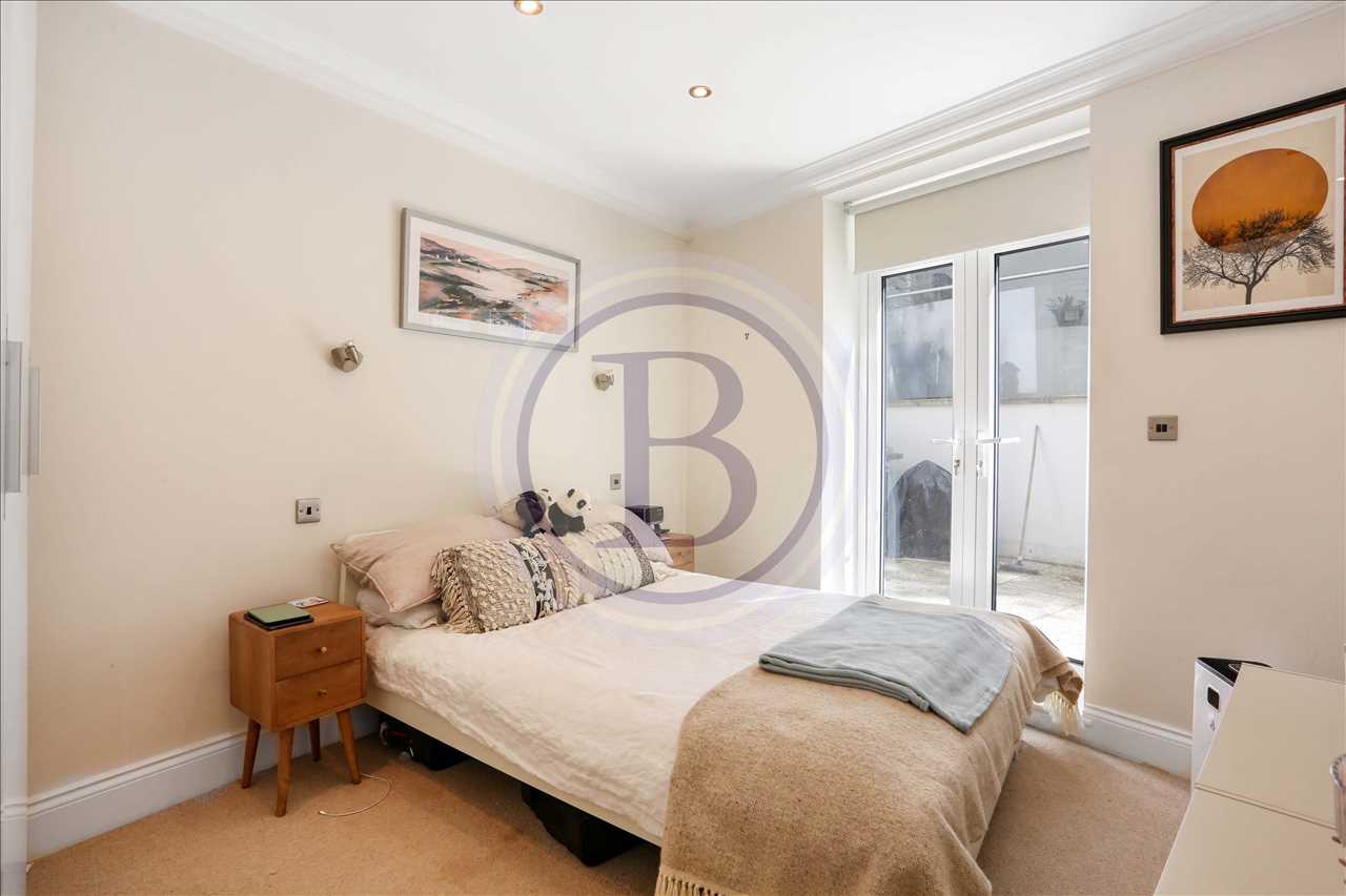 1 bed flat for sale in Brecknock Road 5