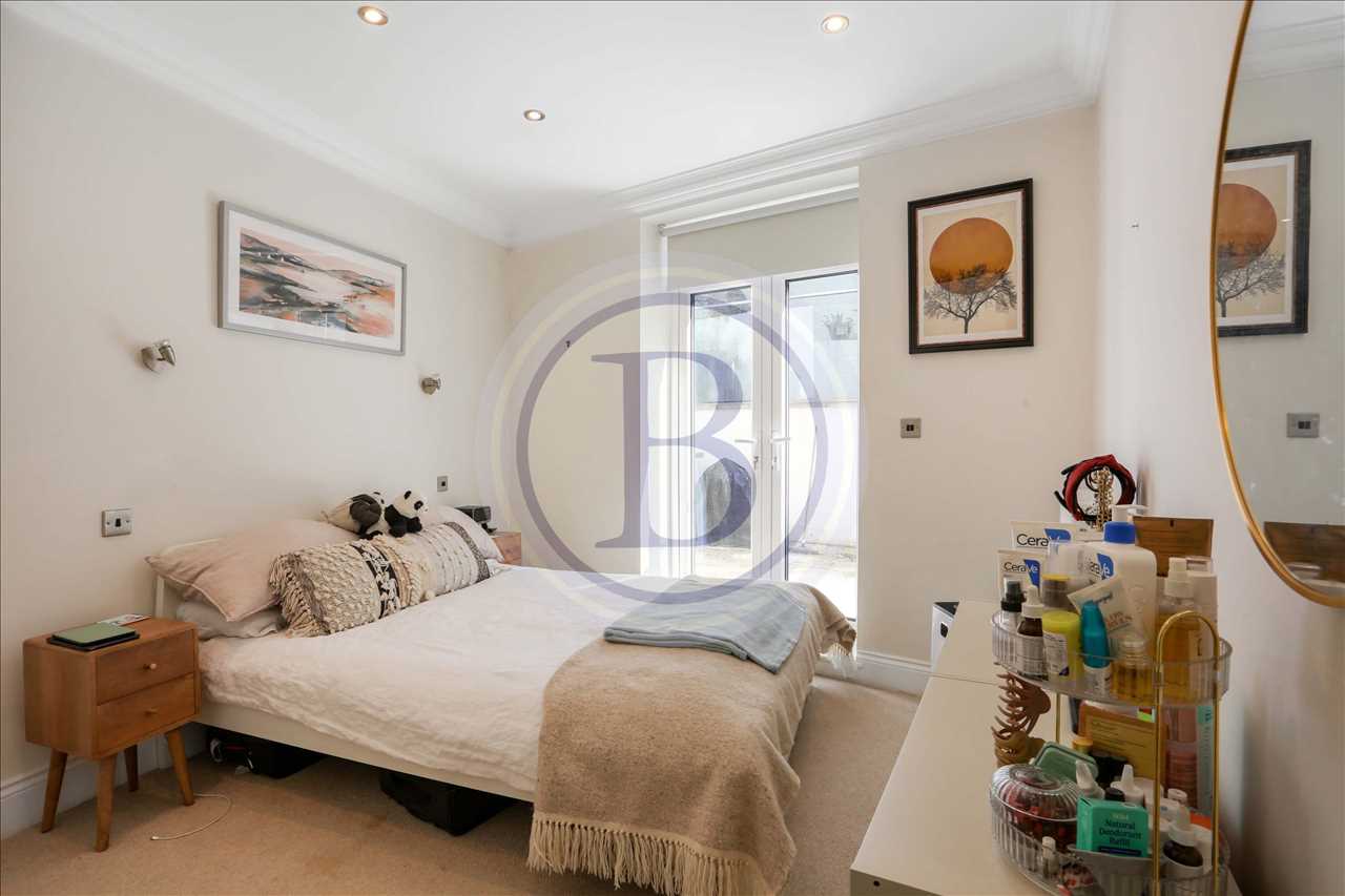 1 bed flat for sale in Brecknock Road  - Property Image 7