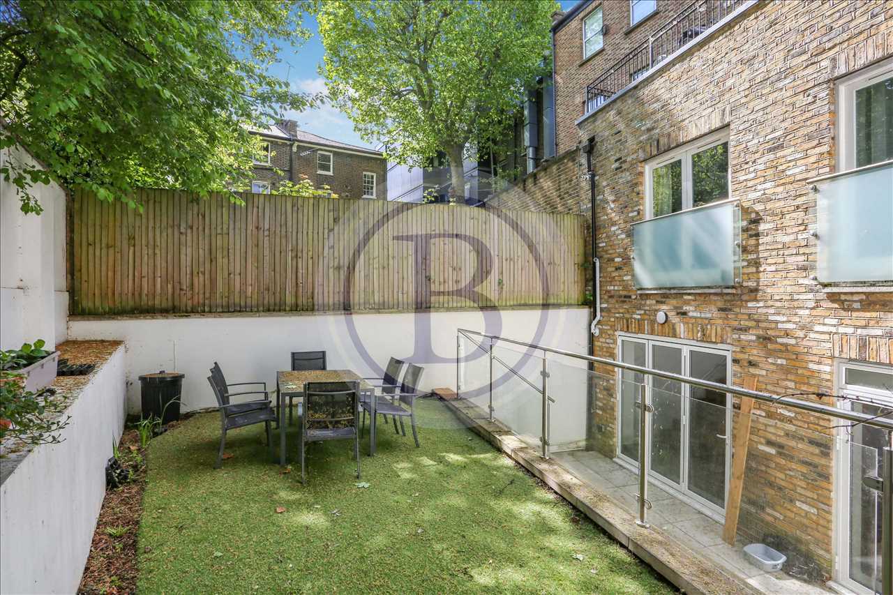 1 bed flat for sale in Brecknock Road 13