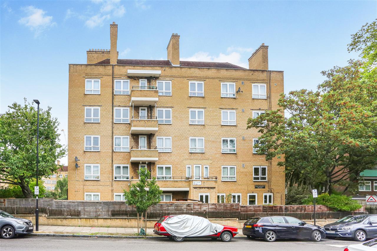 2 bed flat for sale  - Property Image 2