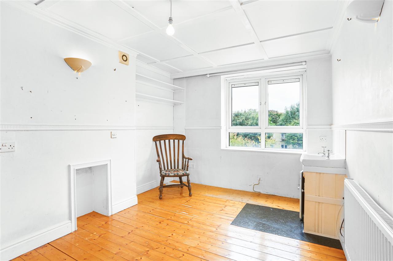2 bed flat for sale 4