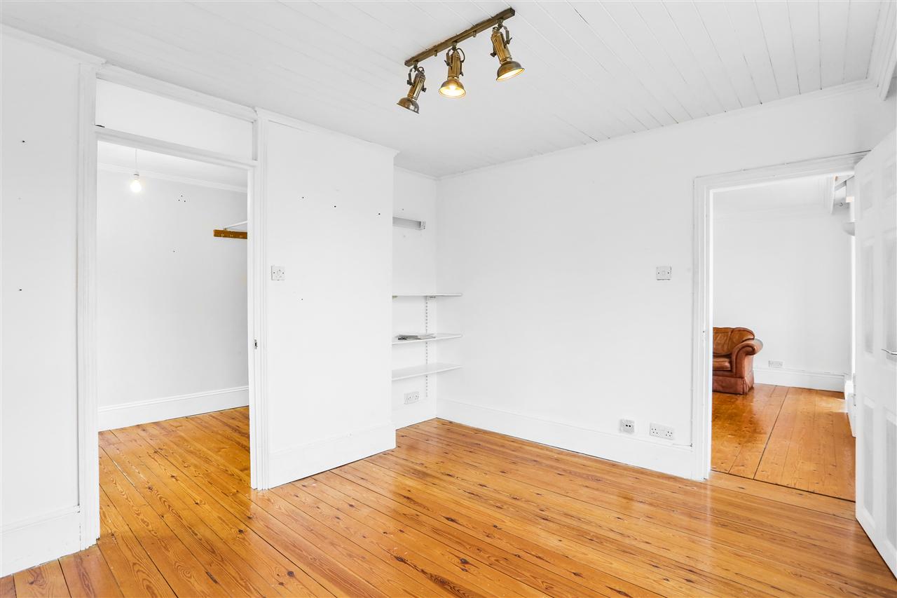2 bed flat for sale 9