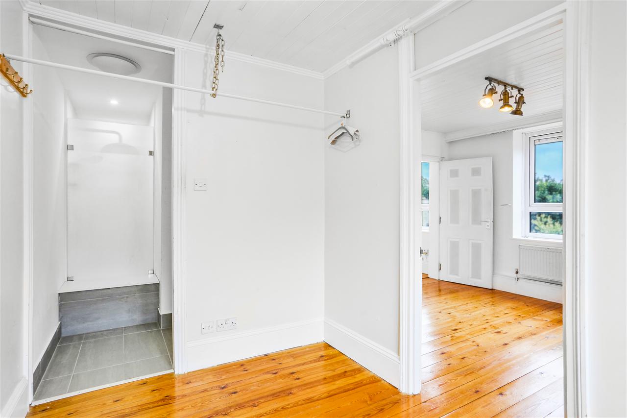 2 bed flat for sale 10
