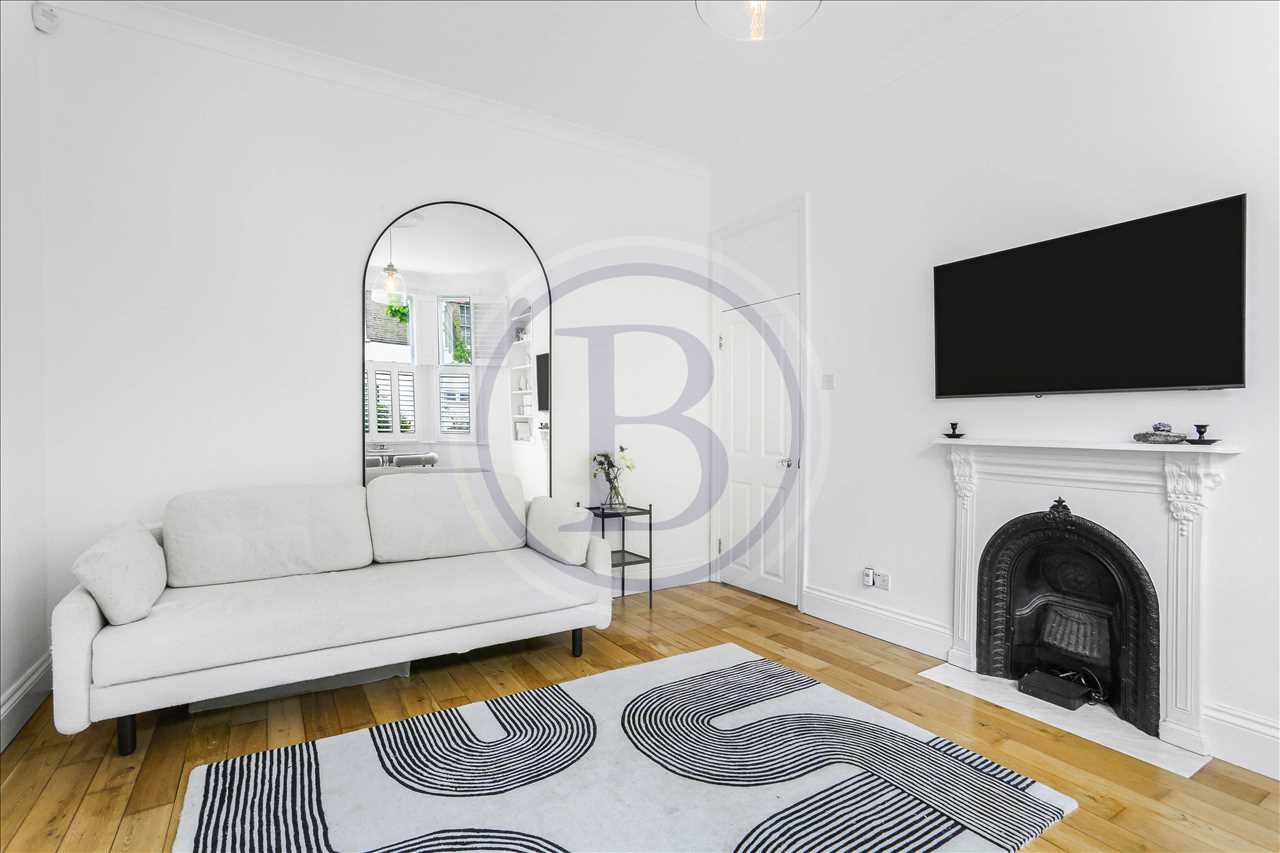 1 bed flat for sale in Fortess Road 2