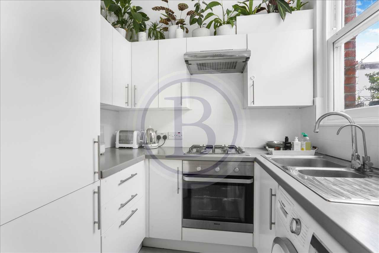 1 bed flat for sale in Fortess Road 5