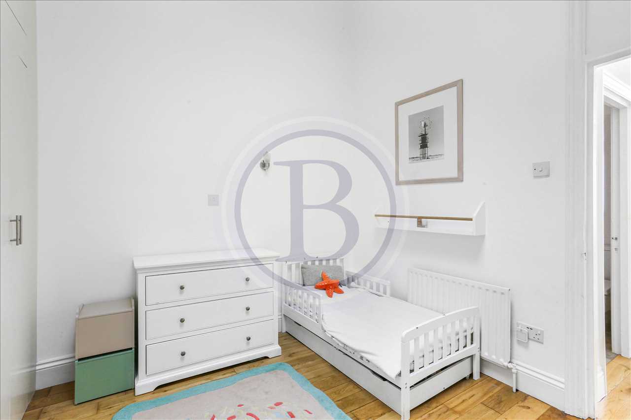 1 bed flat for sale in Fortess Road 8