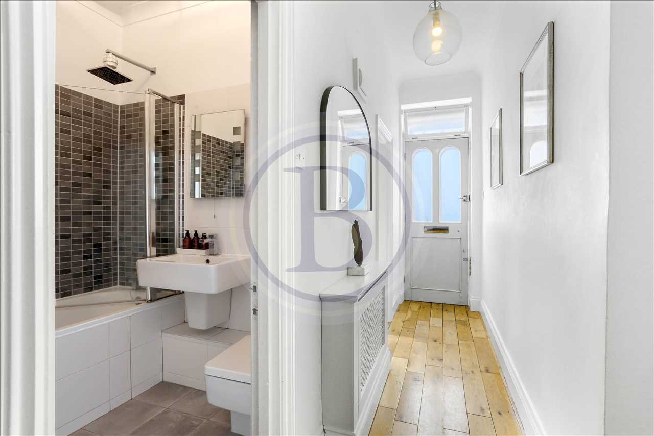 1 bed flat for sale in Fortess Road 13
