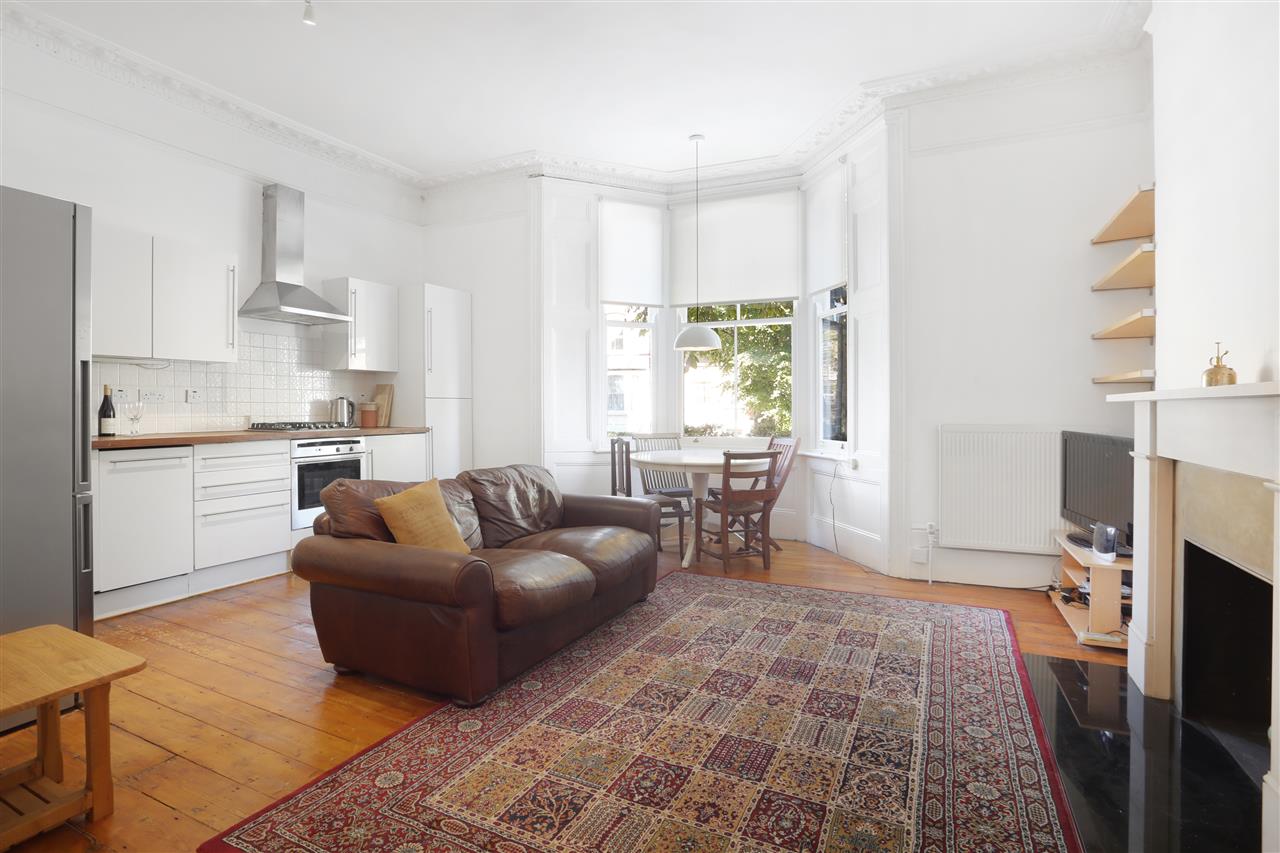 2 bed flat for sale in Tufnell Park Road  - Property Image 2