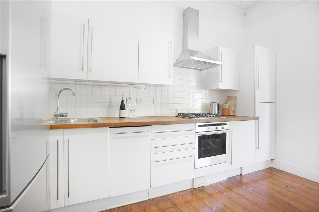 2 bed flat for sale in Tufnell Park Road 2