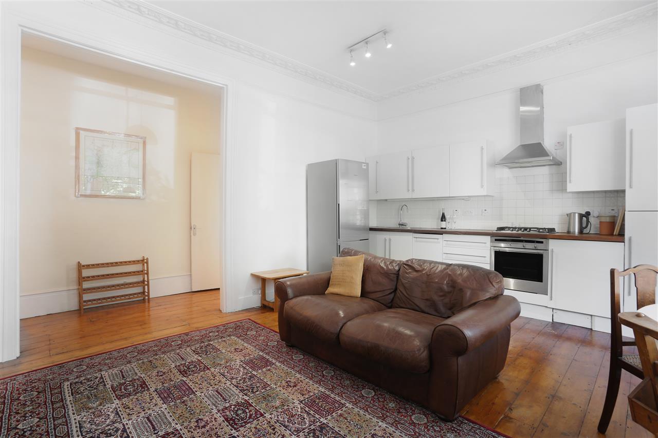 2 bed flat for sale in Tufnell Park Road  - Property Image 7